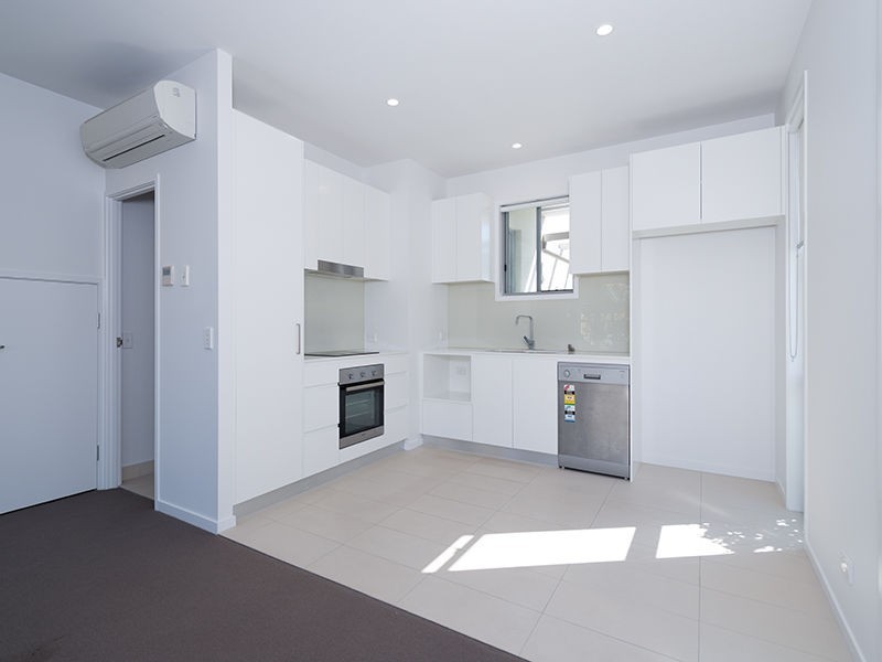16/2 Emily Way, Varsity Lakes QLD 4227