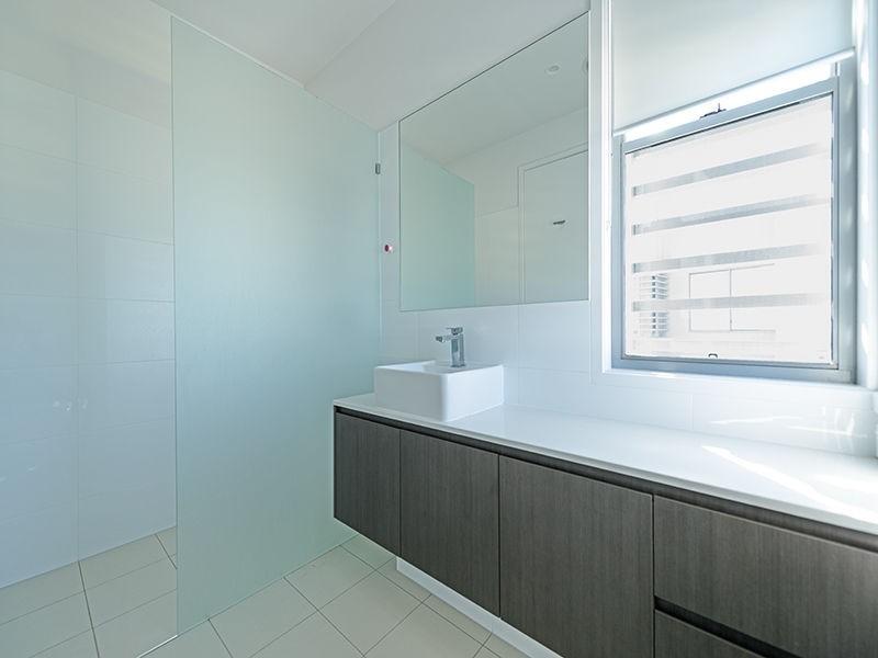 16/2 Emily Way, Varsity Lakes QLD 4227