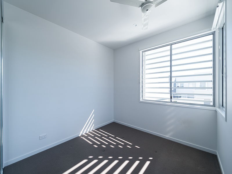 16/2 Emily Way, Varsity Lakes QLD 4227
