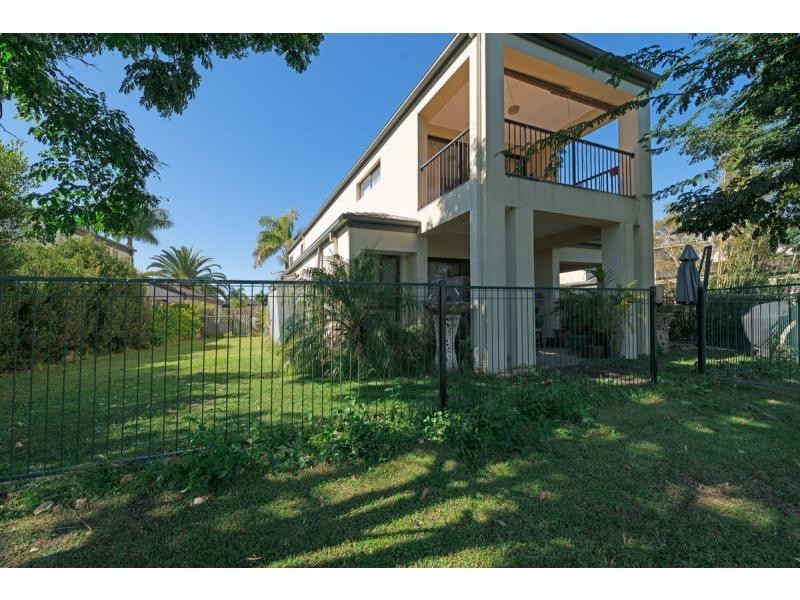 52 Peach Drive, Robina QLD 4226