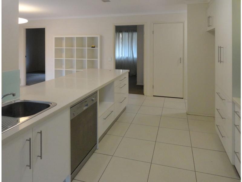 9 Tusmore Place, Robina QLD 4226