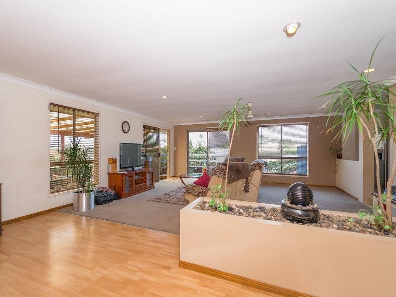 77 Highfield Dve, Merrimac QLD 4226