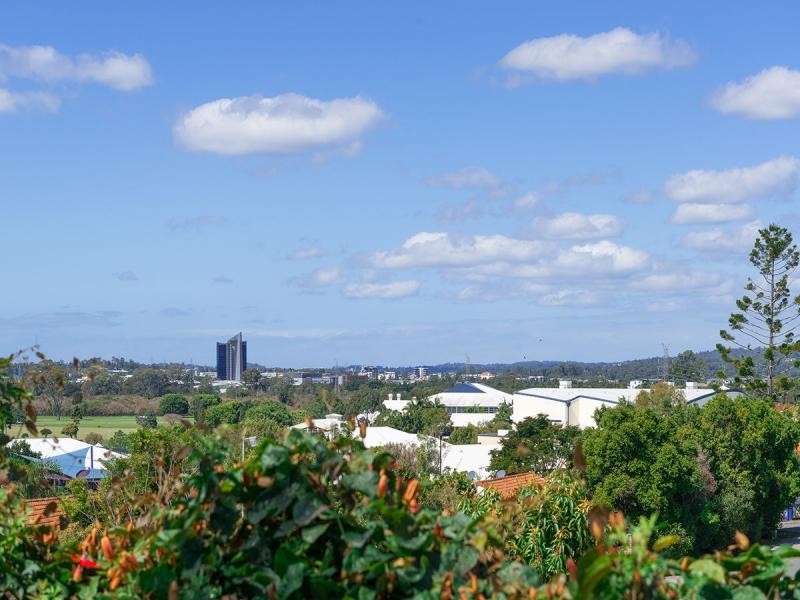 77 Highfield Dve, Merrimac QLD 4226