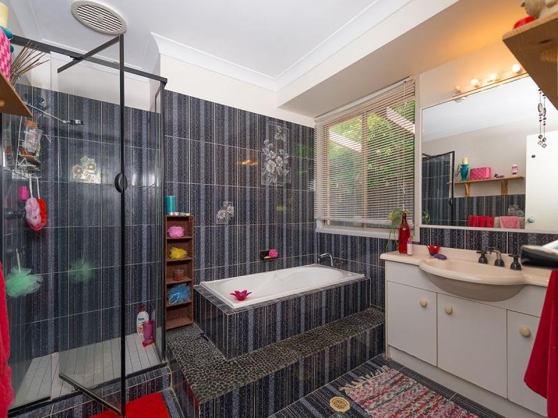 77 Highfield Dve, Merrimac QLD 4226