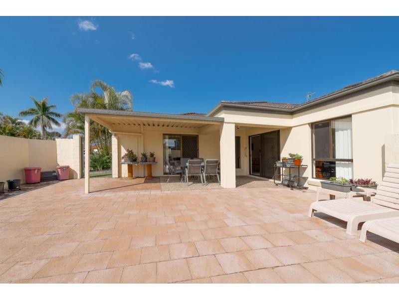 15 Peach Drive, Robina QLD 4226