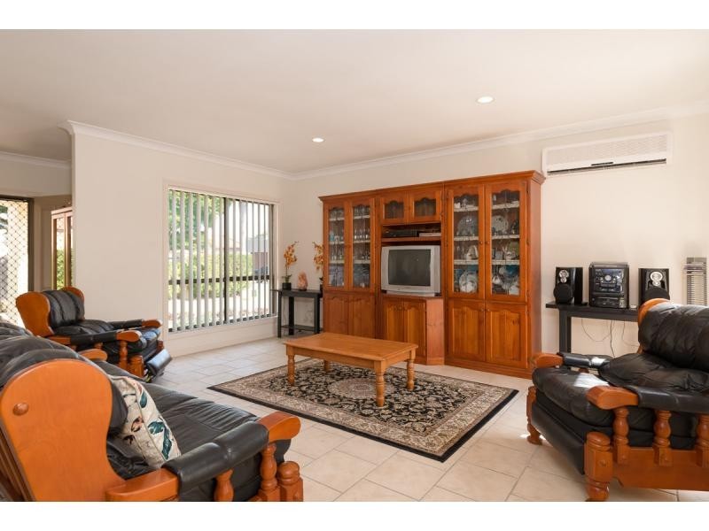 15 Peach Drive, Robina QLD 4226