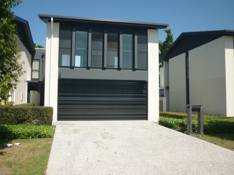 904 Medinah Avenue, Robina QLD 4226