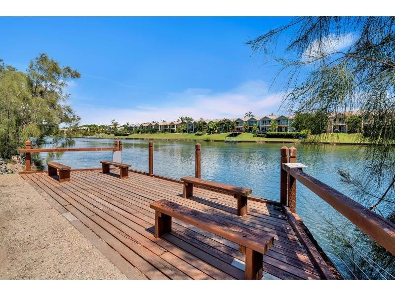 5/56 Oceanic Drive, Mermaid Waters QLD 4218