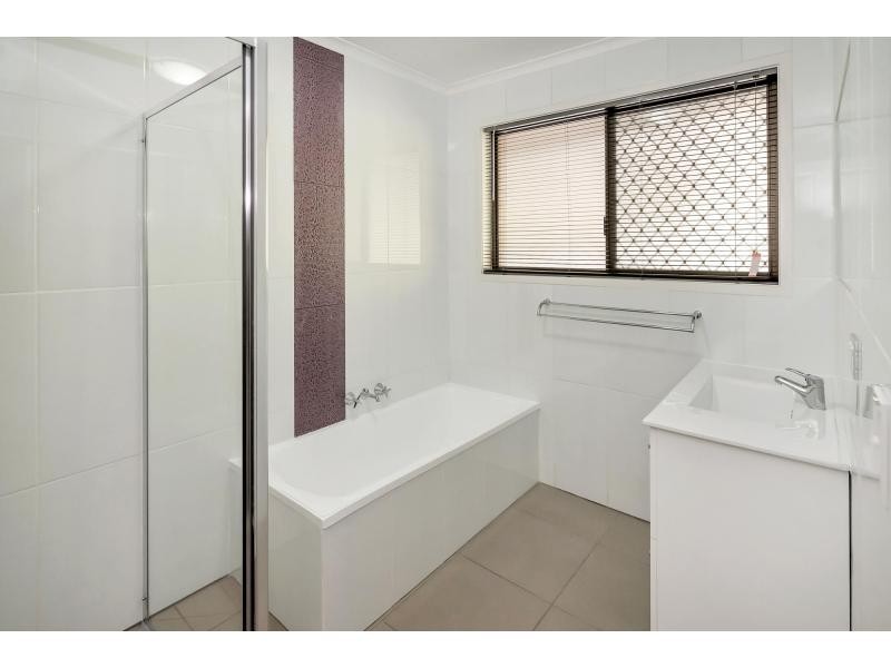 102 Manly Drive, Robina QLD 4226