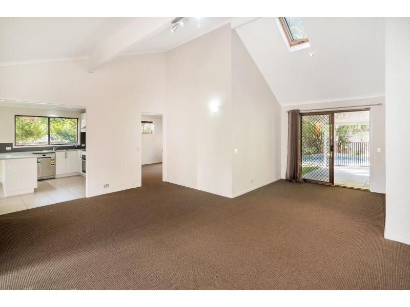 102 Manly Drive, Robina QLD 4226