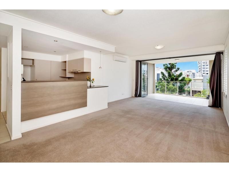 8/15 Laver Drive, Robina QLD 4226