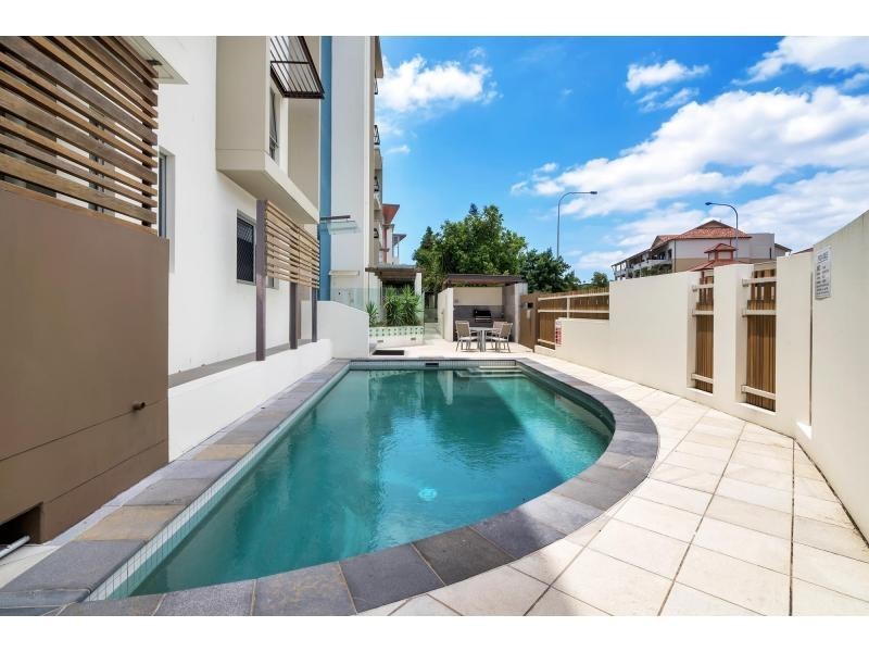 8/15 Laver Drive, Robina QLD 4226