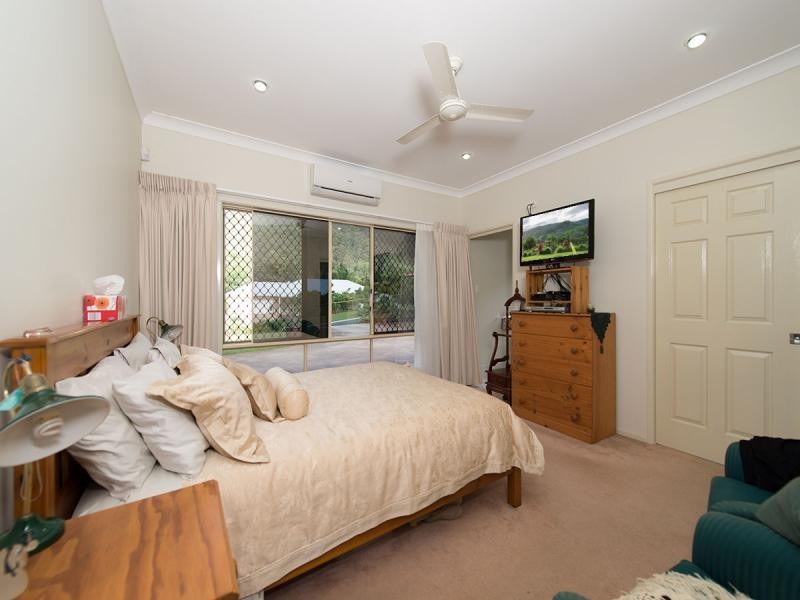 Bonogin QLD 4213
