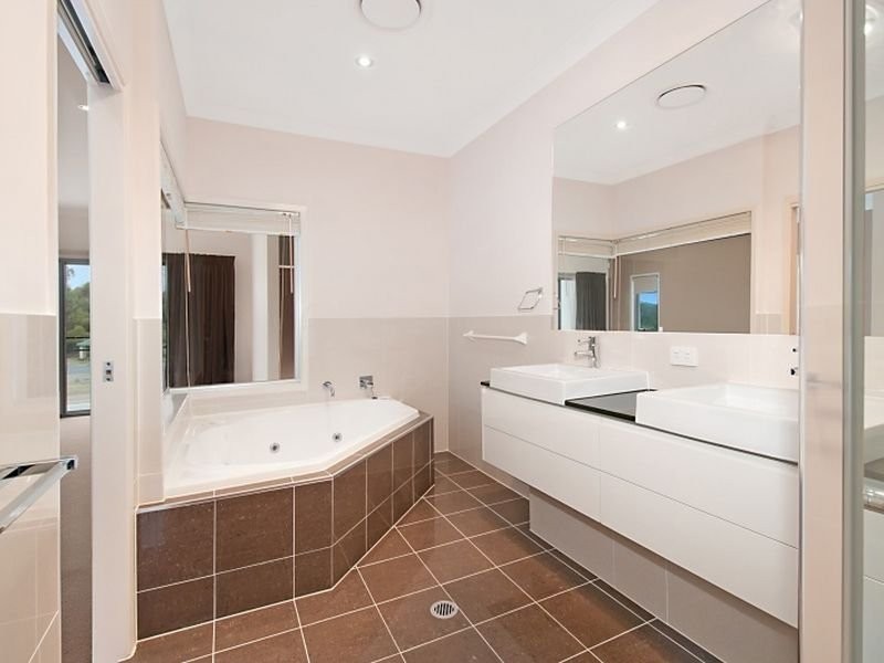 1/16 Heights Drive, Robina QLD 4226