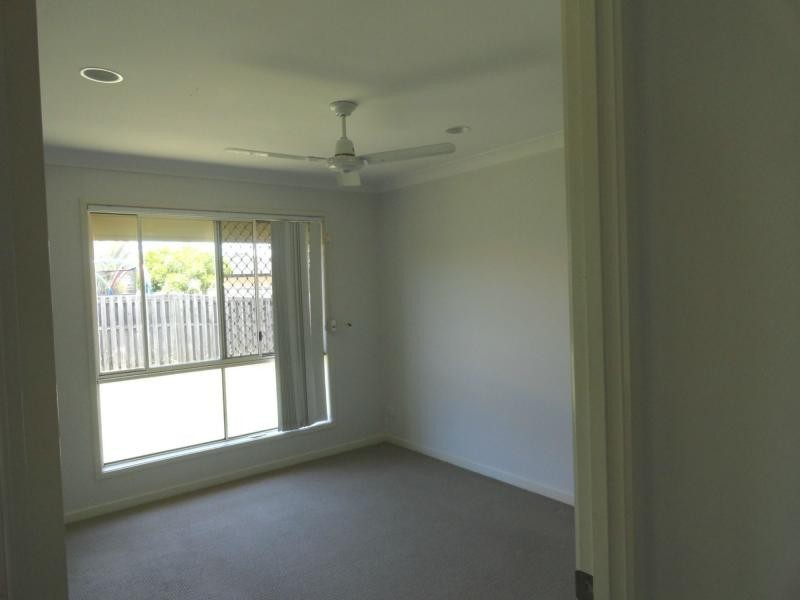10 Sparrow Place, Burleigh Waters QLD 4220