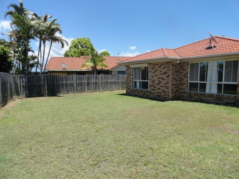 10 Sparrow Place, Burleigh Waters QLD 4220