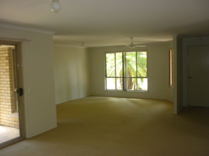 11 Parkside Circuit, Robina QLD 4226