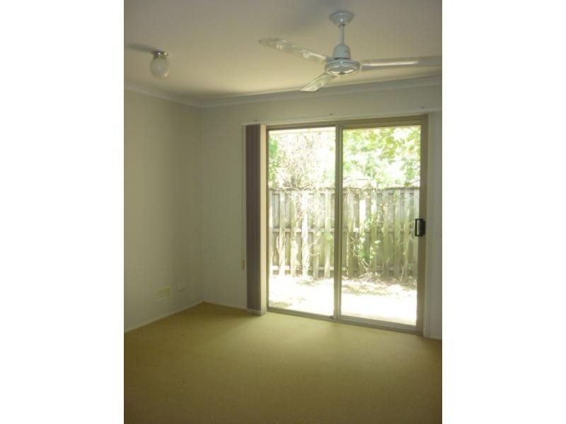 11 Parkside Circuit, Robina QLD 4226