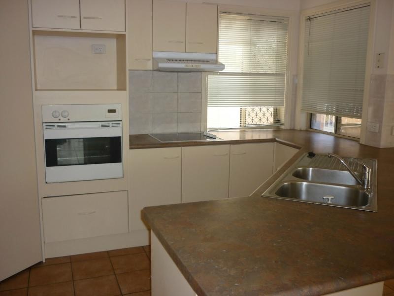 39 Notre Dame Court, Varsity Lakes QLD 4227