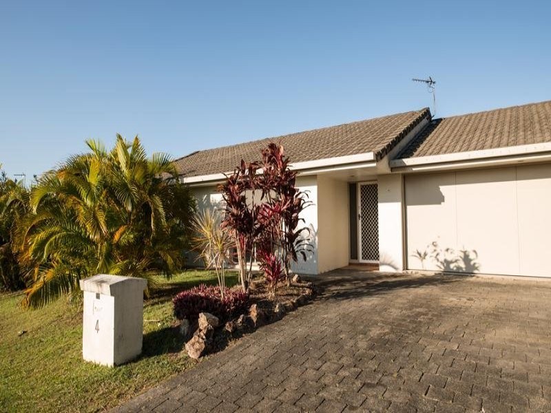 4 Bellbrook Close, Robina QLD 4226