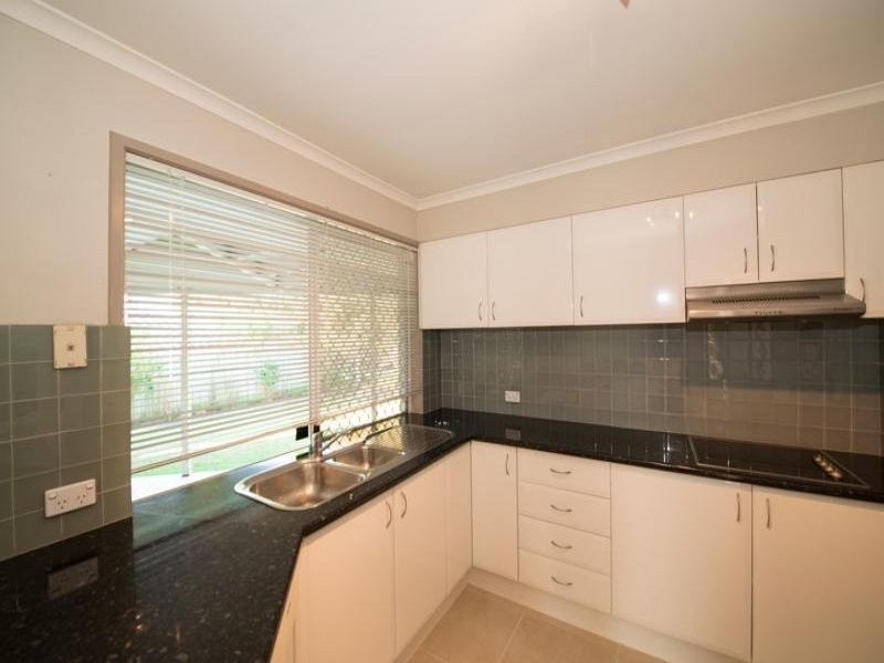 4 Bellbrook Close, Robina QLD 4226