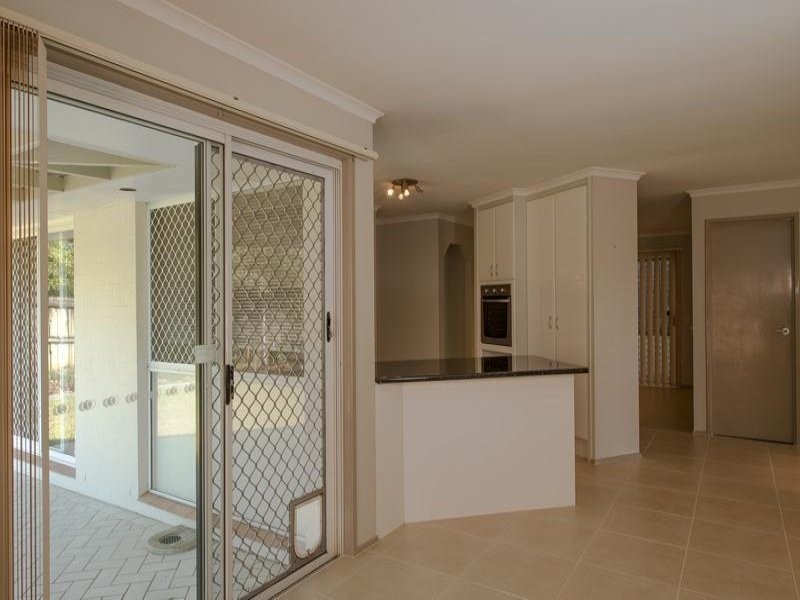 4 Bellbrook Close, Robina QLD 4226