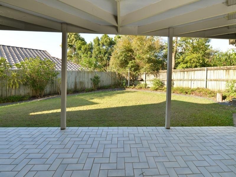 4 Bellbrook Close, Robina QLD 4226