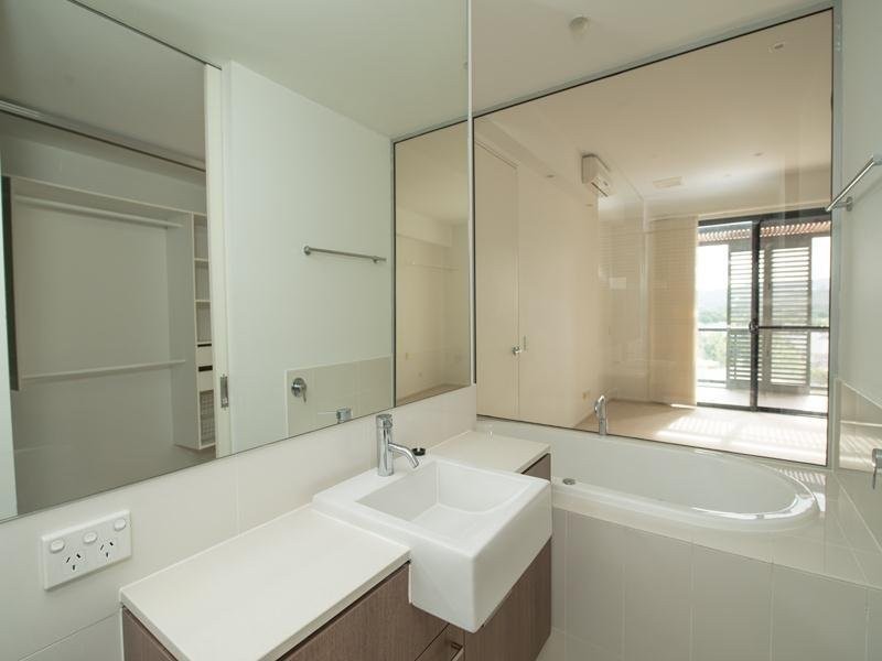 29/310 East Hill Drive, Robina QLD 4226