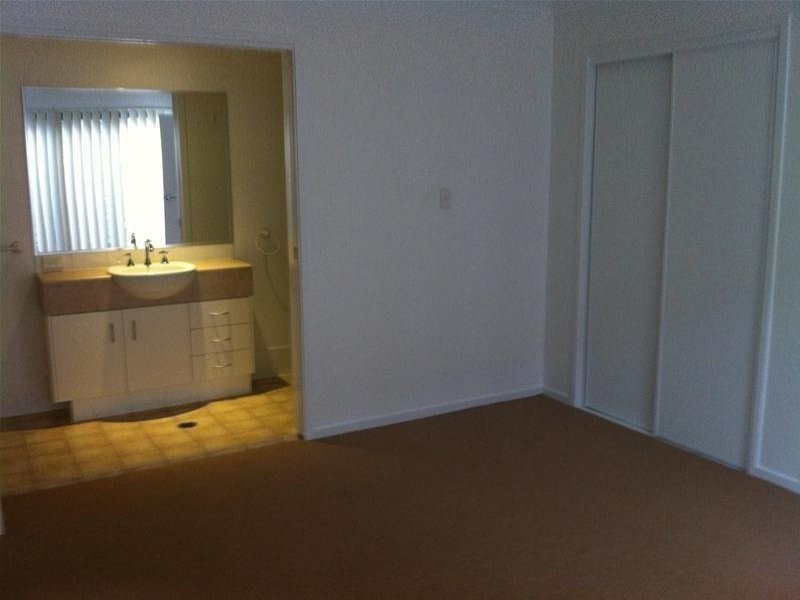 Unit 4/1 Bergamo Drive, Varsity Lakes QLD 4227