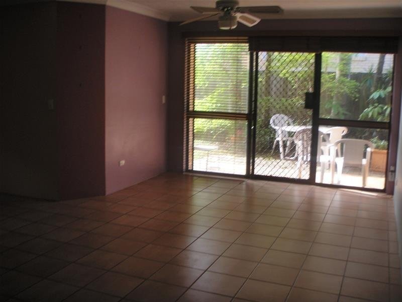 2/8 Nalla Court, Palm Beach QLD 4221