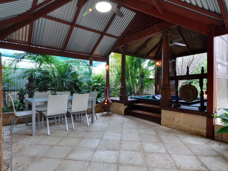 16 Pebblewood Road, Woodvale WA 6026