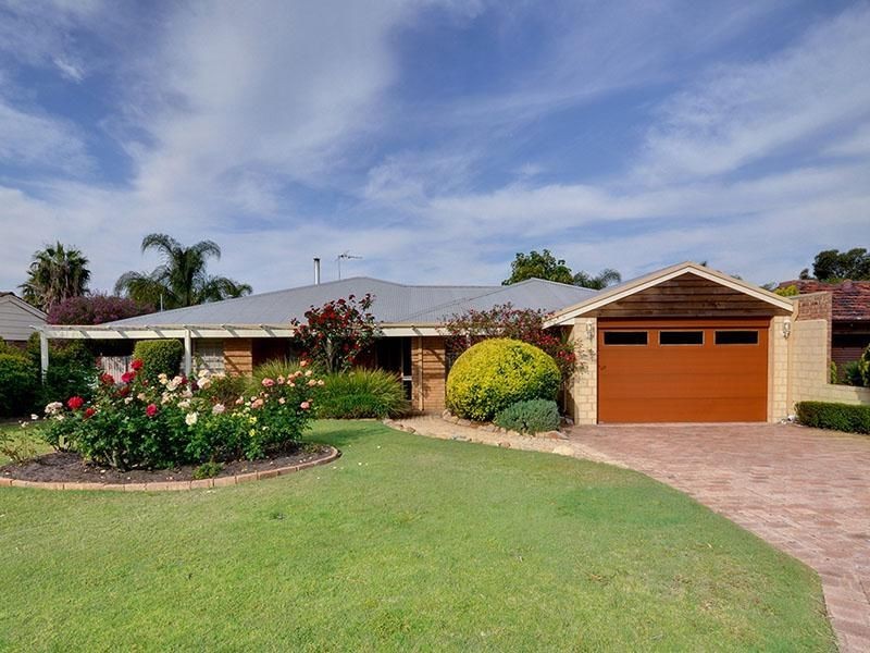 16 Pebblewood Road, Woodvale WA 6026