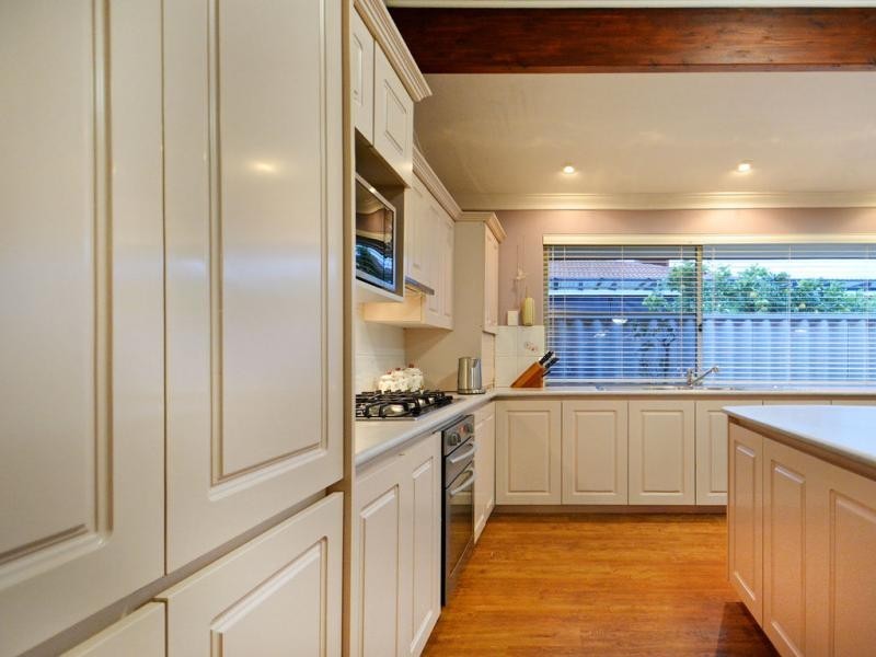 8 Baroola Place, Ocean Reef WA 6027