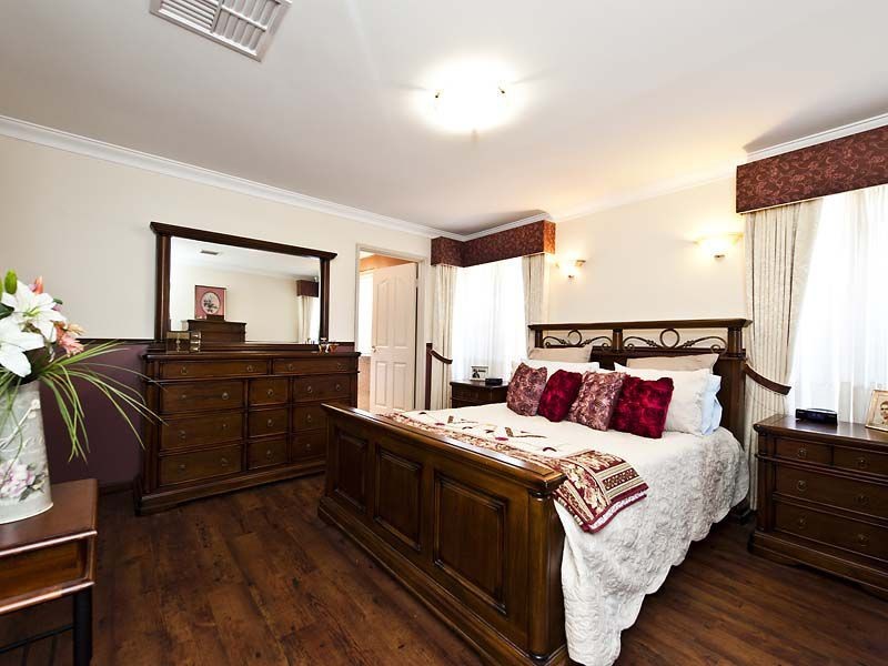 8 Baroola Place, Ocean Reef WA 6027