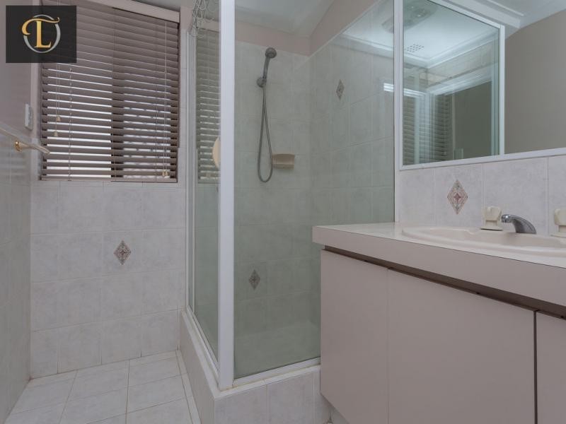 47 Comstock Way, Woodvale WA 6026