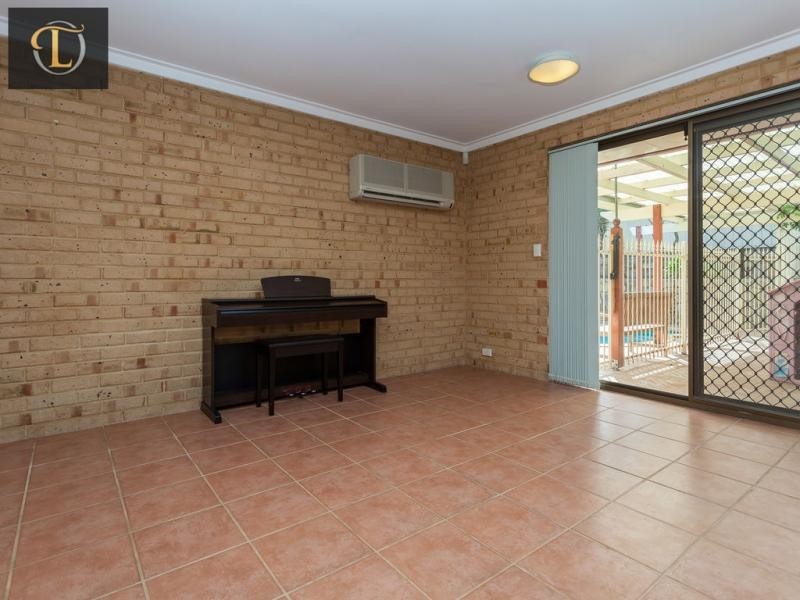 47 Comstock Way, Woodvale WA 6026