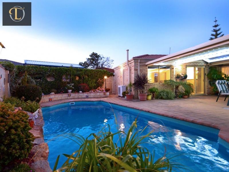 11 Picton Court, Mindarie WA 6030