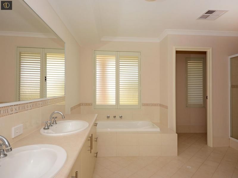 32 Solymar Circle, Burns Beach WA 6028