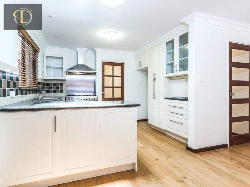 21B Timbercrest Rise, Woodvale WA 6026