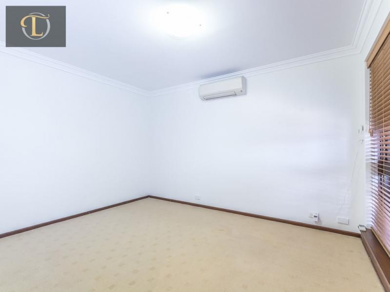 21B Timbercrest Rise, Woodvale WA 6026