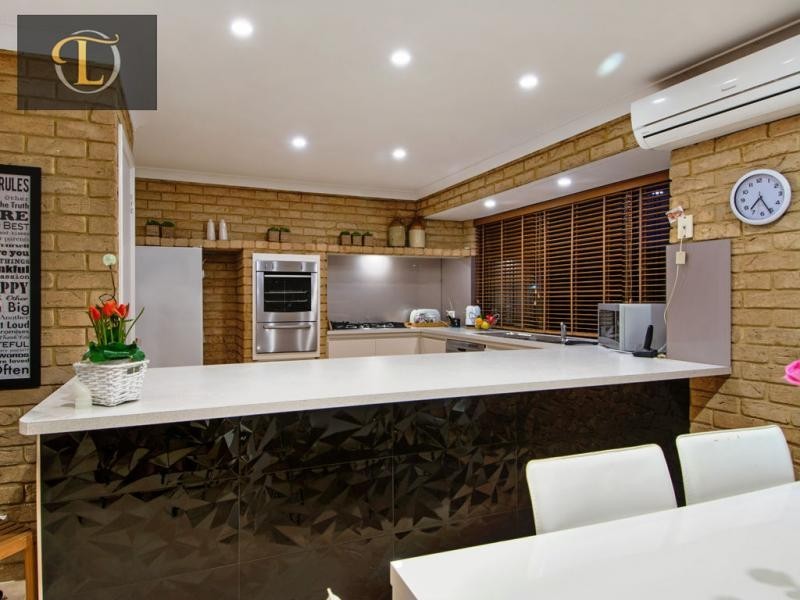 50 Castlecrag Drive, Kallaroo WA 6025