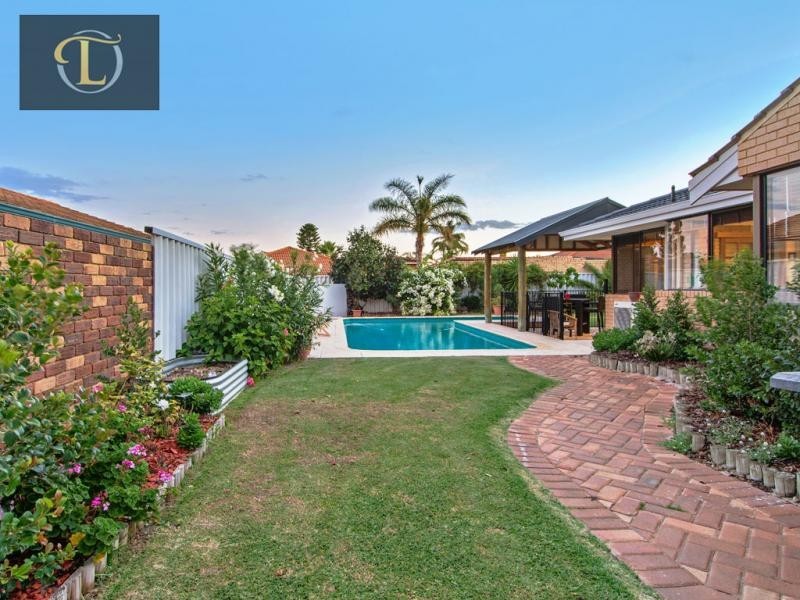 50 Castlecrag Drive, Kallaroo WA 6025