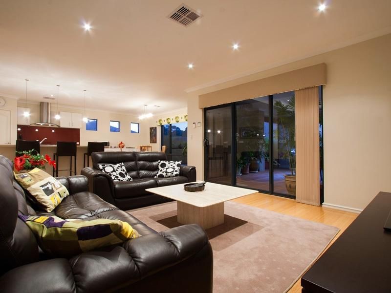 12 Cinnamon Road, Gwelup WA 6018