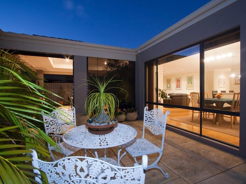 12 Cinnamon Road, Gwelup WA 6018