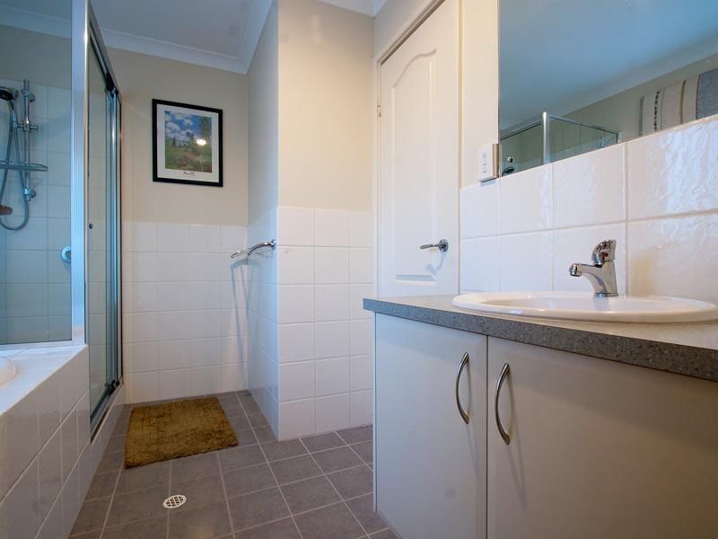 12 Cinnamon Road, Gwelup WA 6018