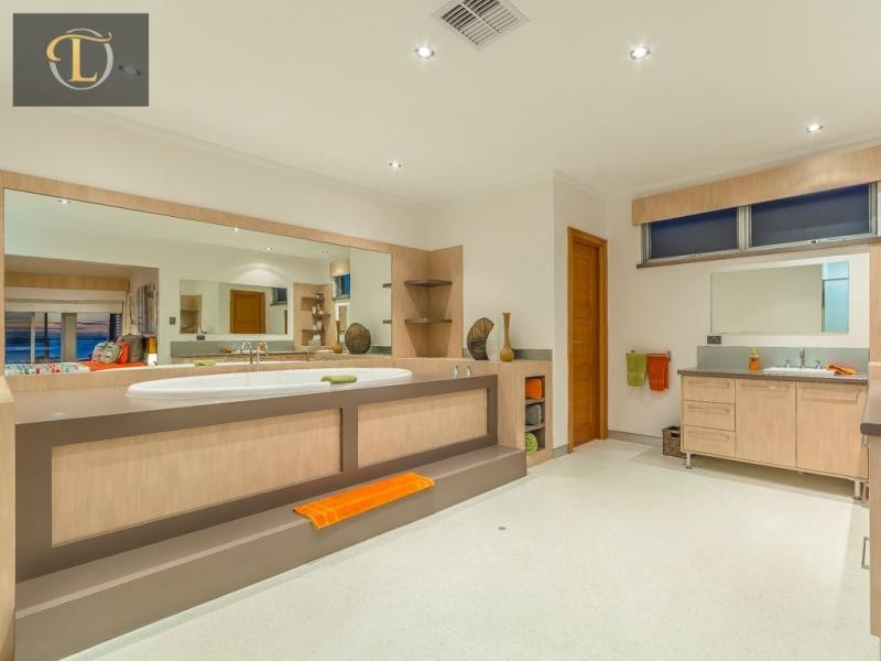 42 Lighthouse Parade, Mindarie WA 6030