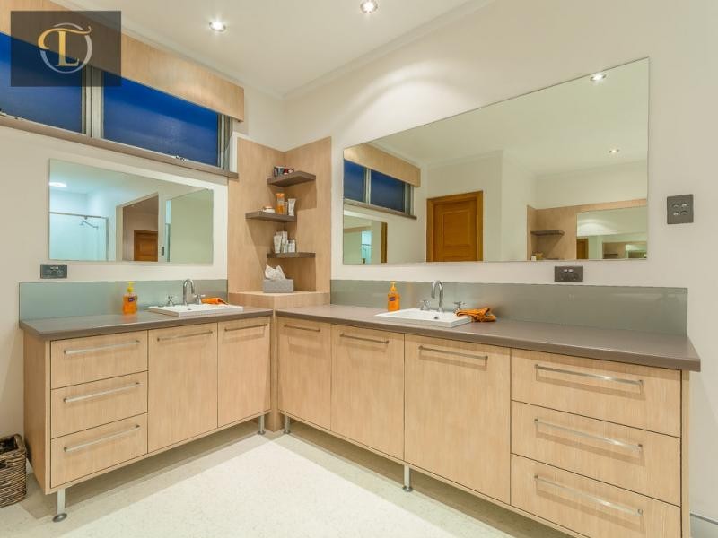 42 Lighthouse Parade, Mindarie WA 6030