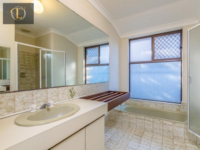26 Trappers Drive, Woodvale WA 6026