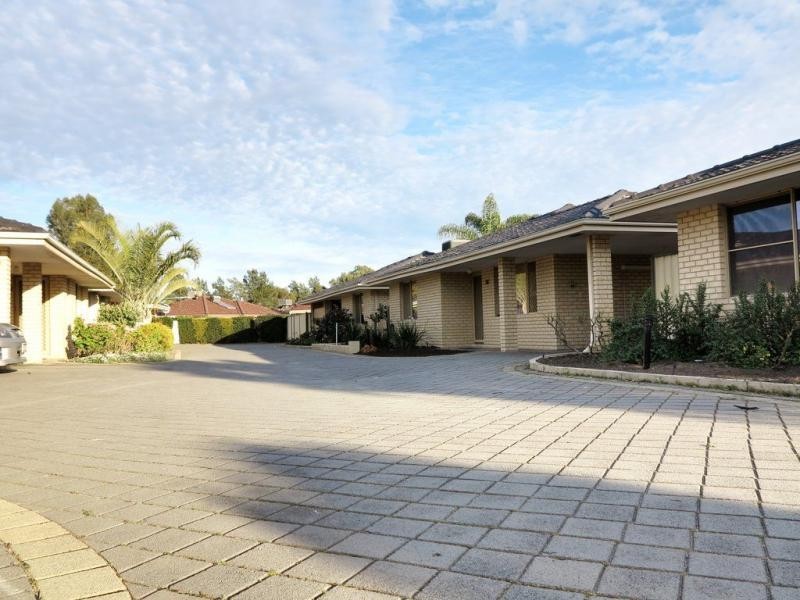 11/11 Firetail Place, Kenwick WA 6107