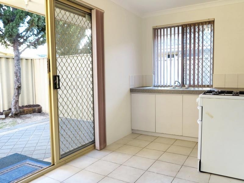 11/11 Firetail Place, Kenwick WA 6107